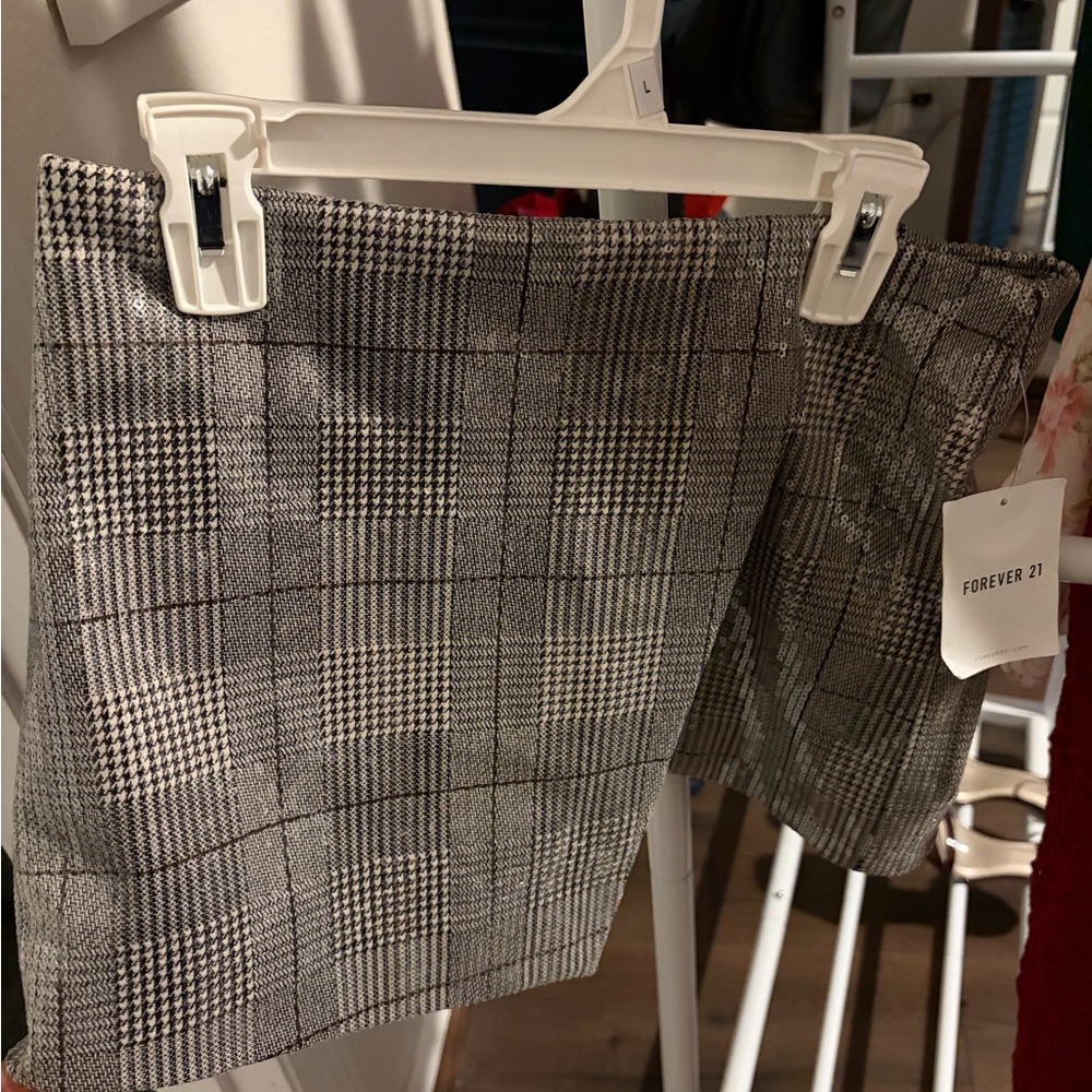 Forever 21 Black and White Textured Fabric